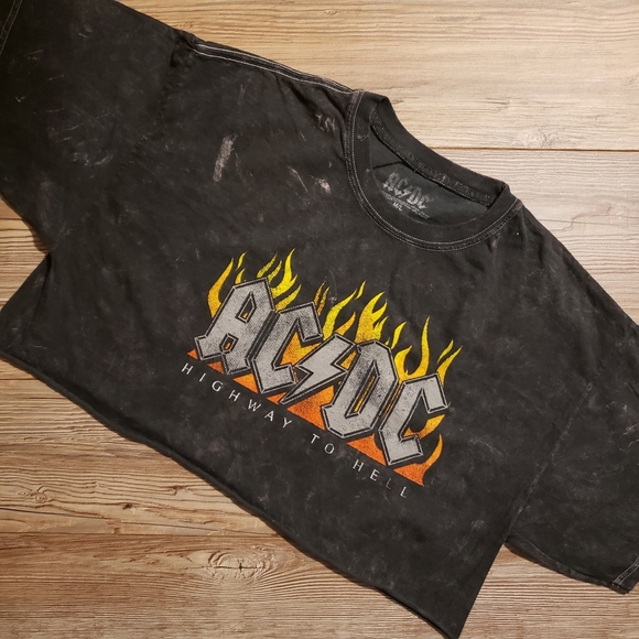 ACDC Cropped Tee - Picture 1 of 2